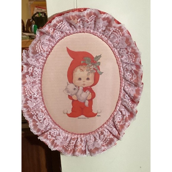 Vintage Ruth Morehead Christmas Wall Hanging Lace Holly Baby And Kitten & Bear - Picture 2 of 13